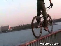 bike-riding-on-edge