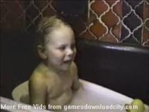 showering-baby